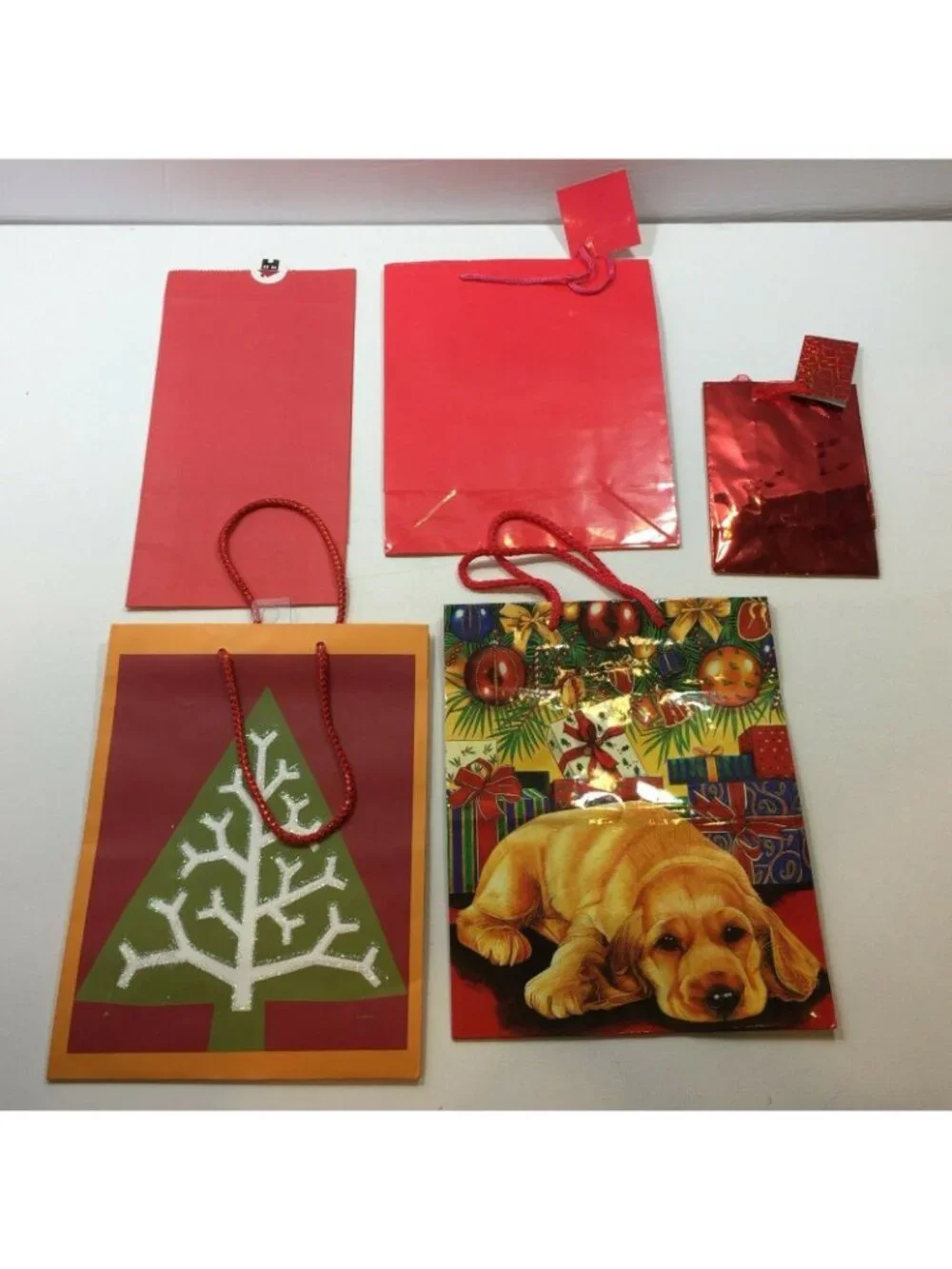 Christmas Holiday Gift Bag 57 Gift Tag Stickers Red Green Santa Jolly Tree